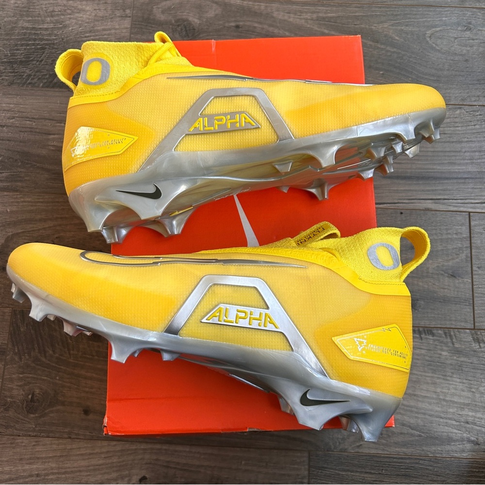 Nike Oregon Ducks PE Football Cleats Men’s 12.5 NEW
